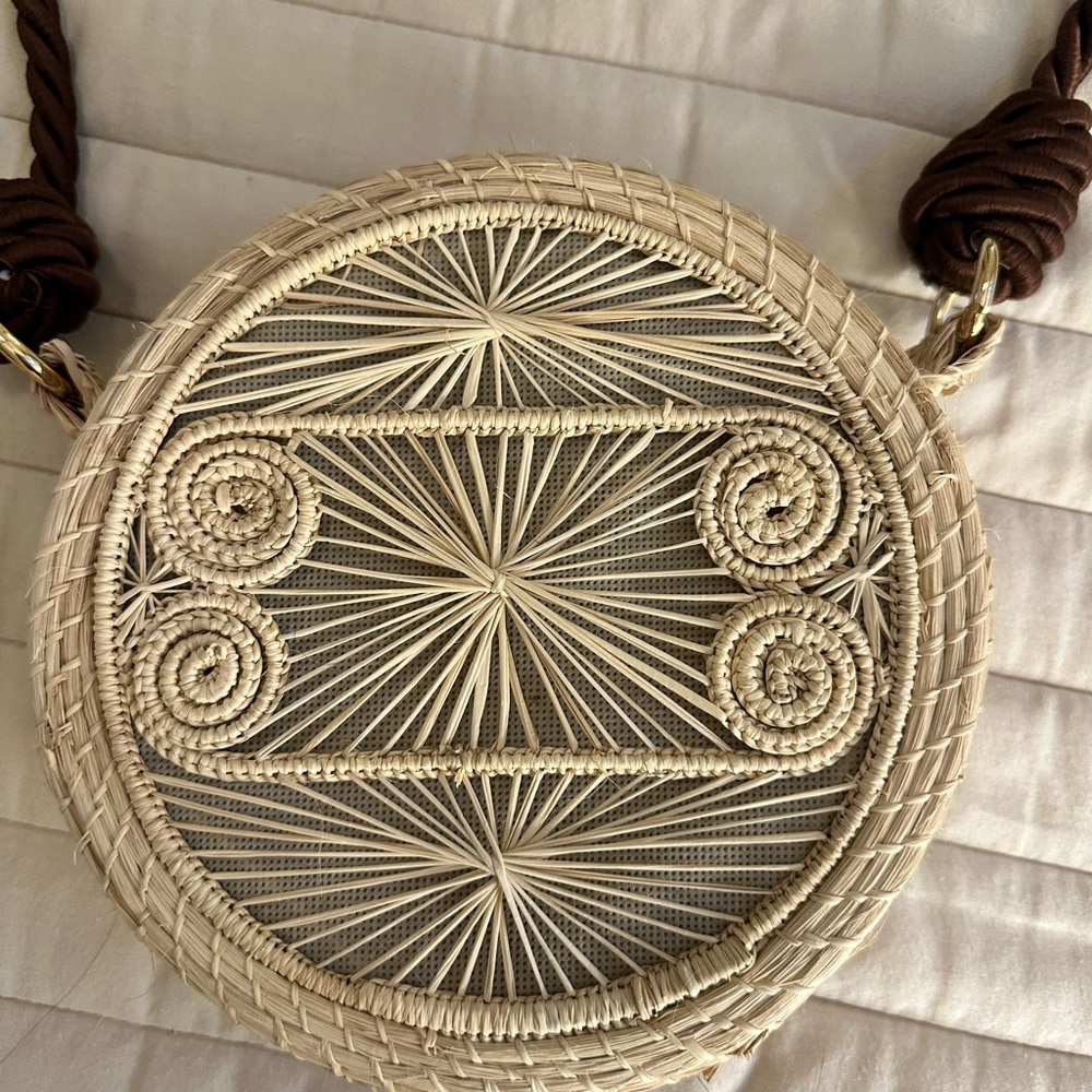 Elegant Beige and Brown Woven Crossbody Bag - Picture 2 of 6